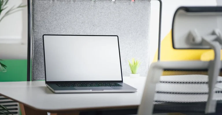 Descubra Qual é a Melhor Plataforma para Criar um Blog Incrível! ⎯ Foto: Jakub Zerdzicki/Pexels